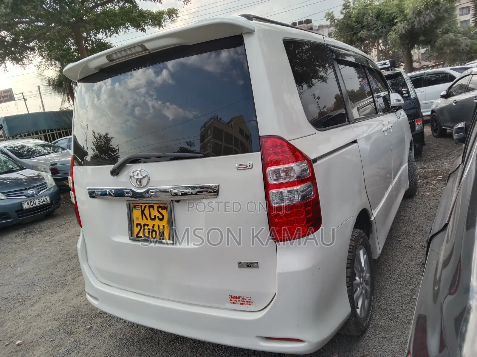 Toyota Noah 2012 White