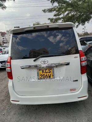 Toyota Noah 2012 White
