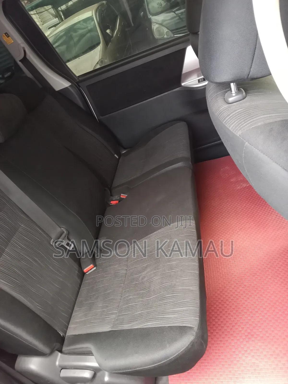 Toyota Noah 2012 White