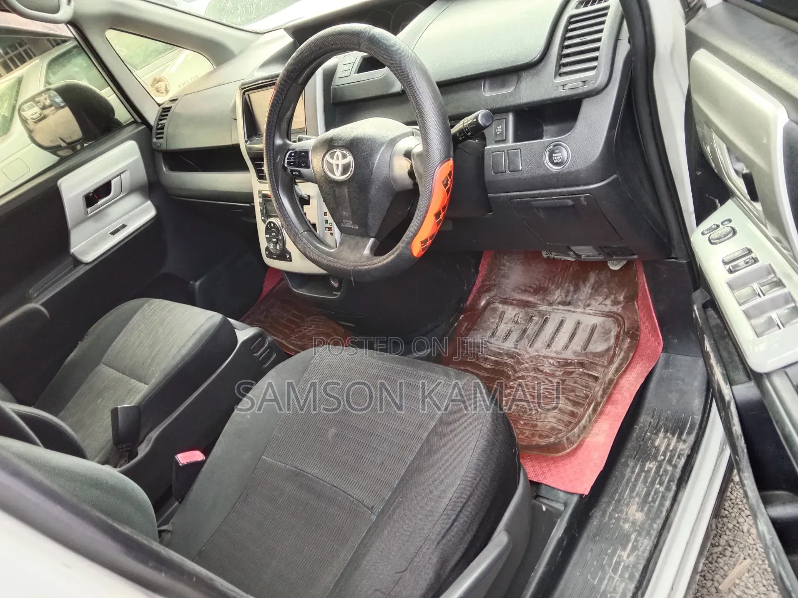 Toyota Noah 2012 White