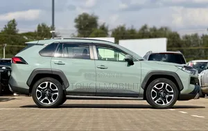 Toyota RAV4 2020 Green
