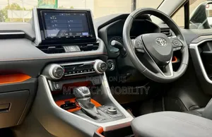 Toyota RAV4 2020 Green
