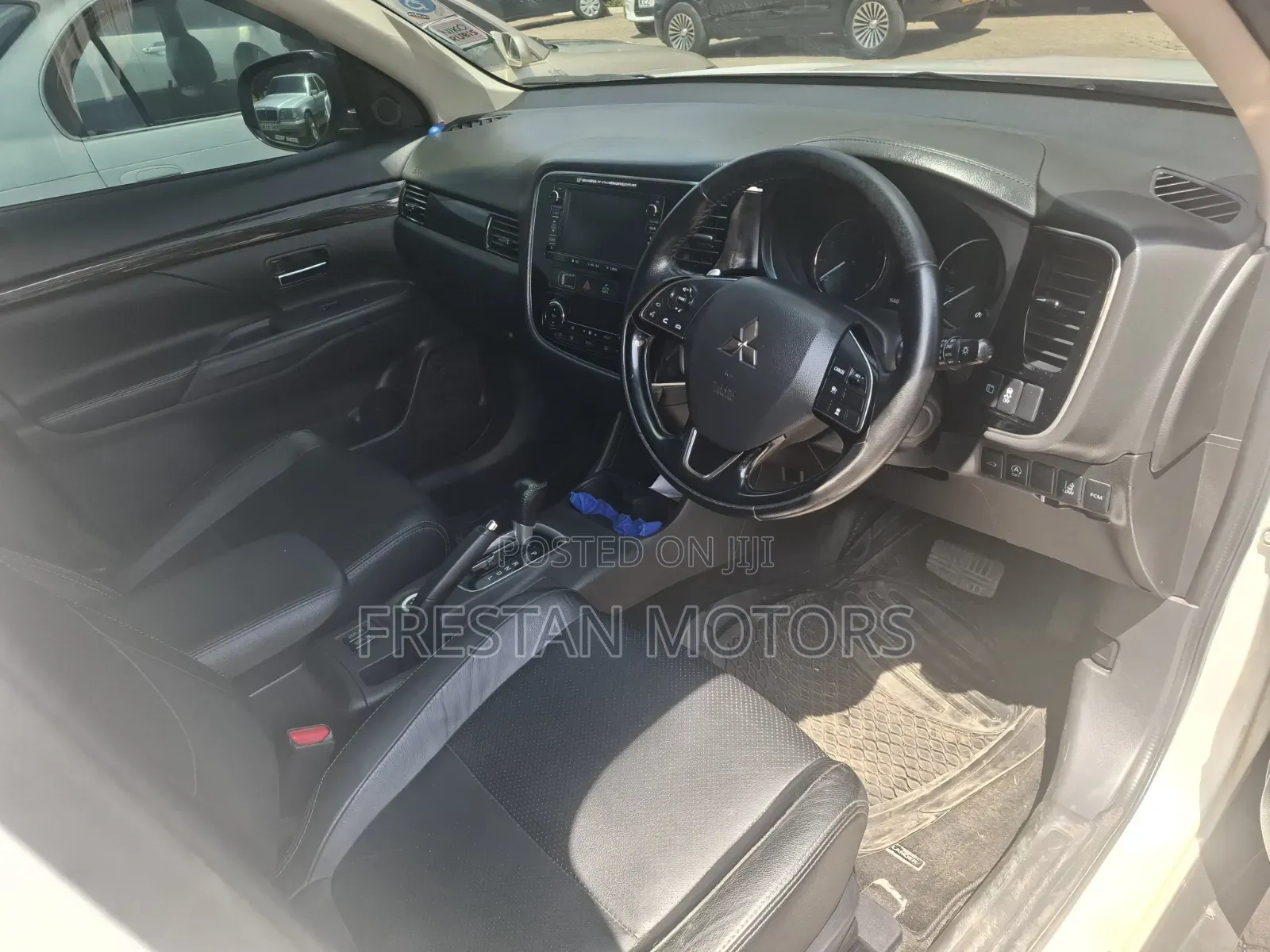 Mitsubishi Outlander 2016 White