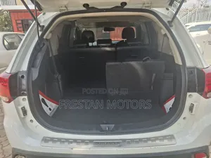 Mitsubishi Outlander 2016 White