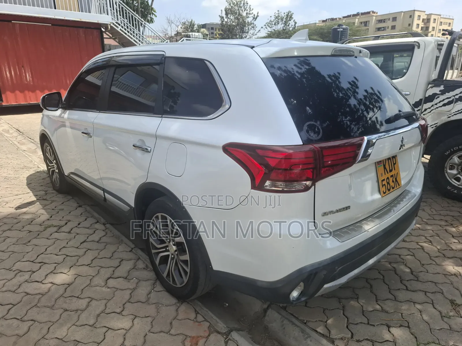 Mitsubishi Outlander 2016 White