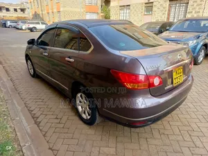 Nissan Bluebird 2008 Brown