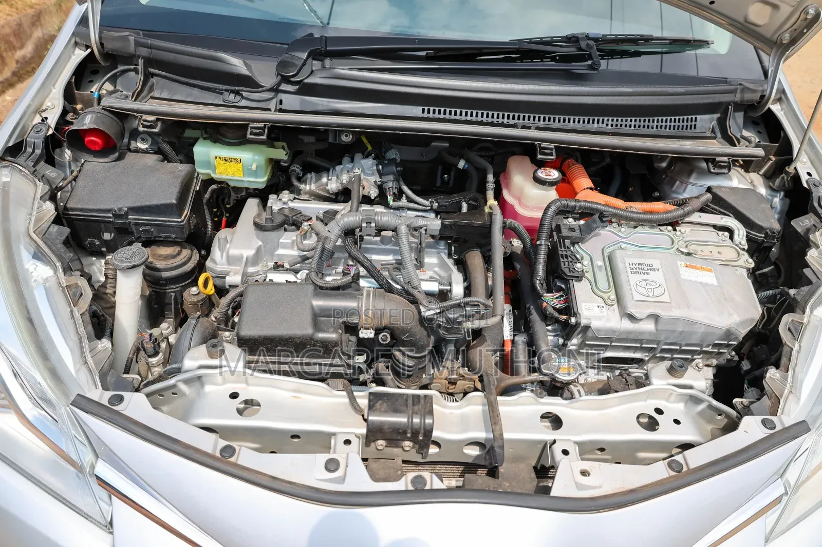 Toyota Vitz 2017 Silver