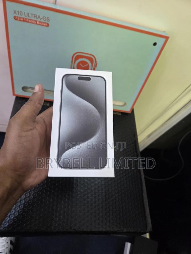 New Apple iPhone 15 Pro Max 256 GB White