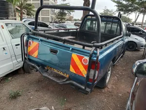 Nissan Hardbody 2014 Blue