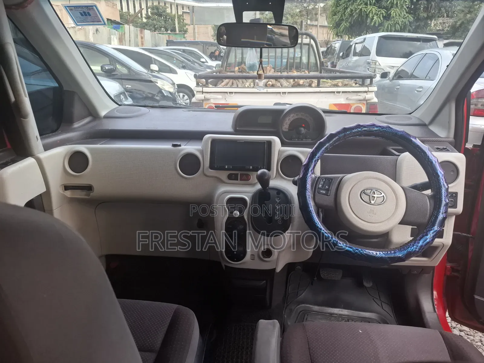 Toyota Porte 2014 Red