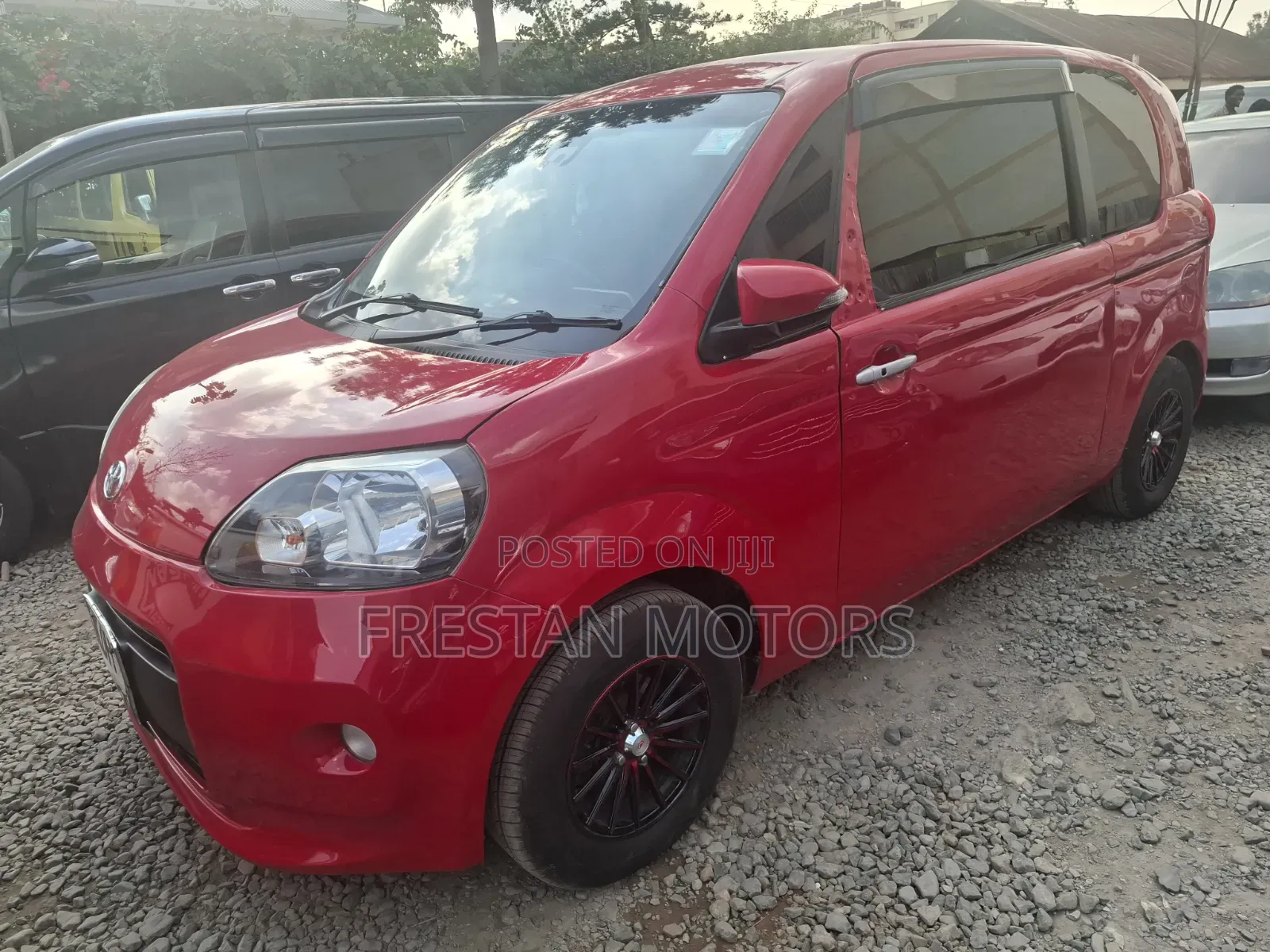 Toyota Porte 2014 Red