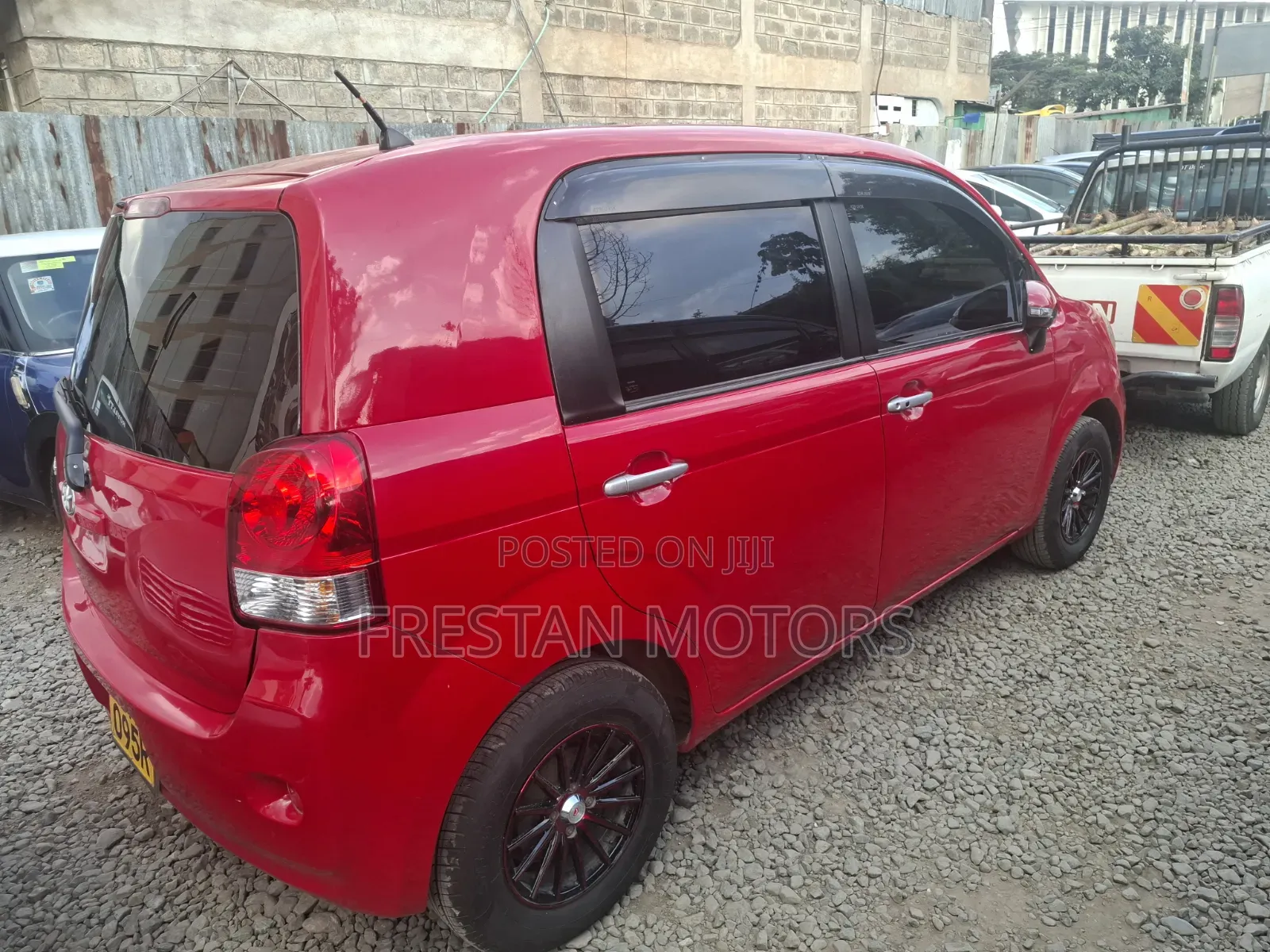 Toyota Porte 2014 Red