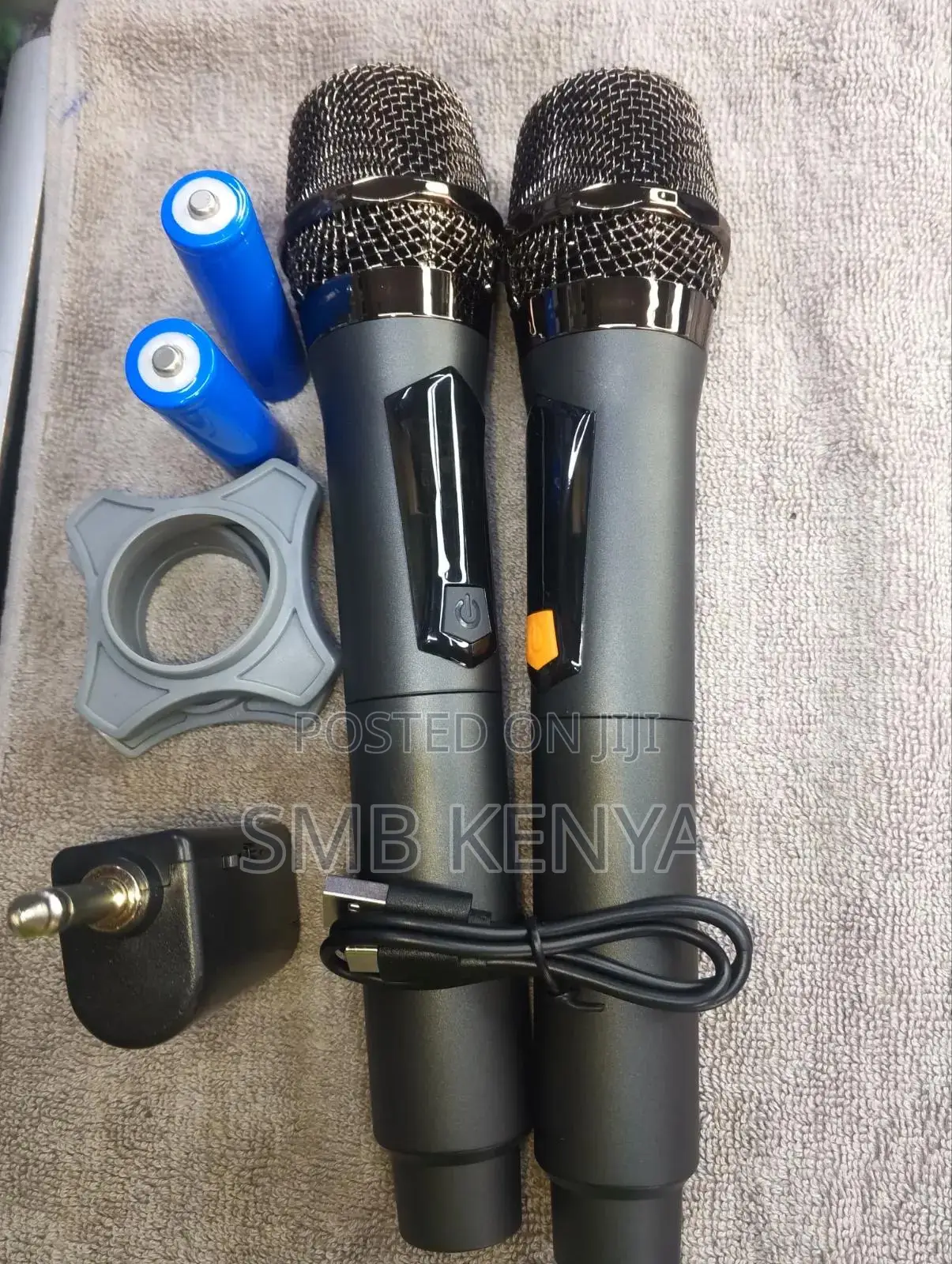 Rechargeable UHF Microphone and Receiver