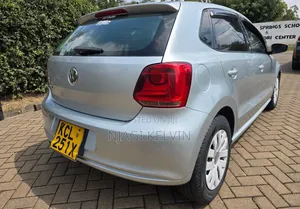 Volkswagen Polo 2011 Silver