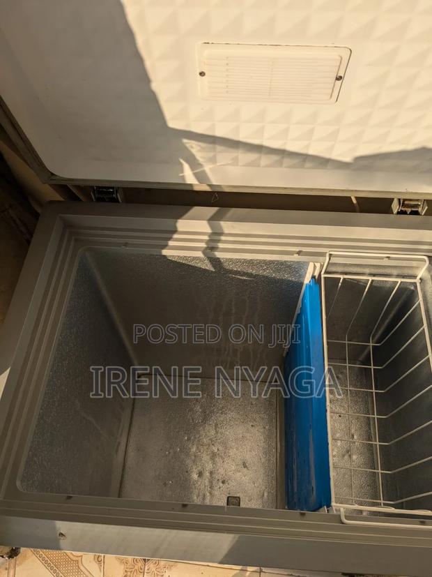 Selling Used Freezer 150 Litres - thumbnail 3