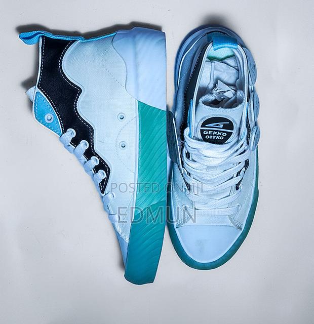 Geckogecko Converse - main view