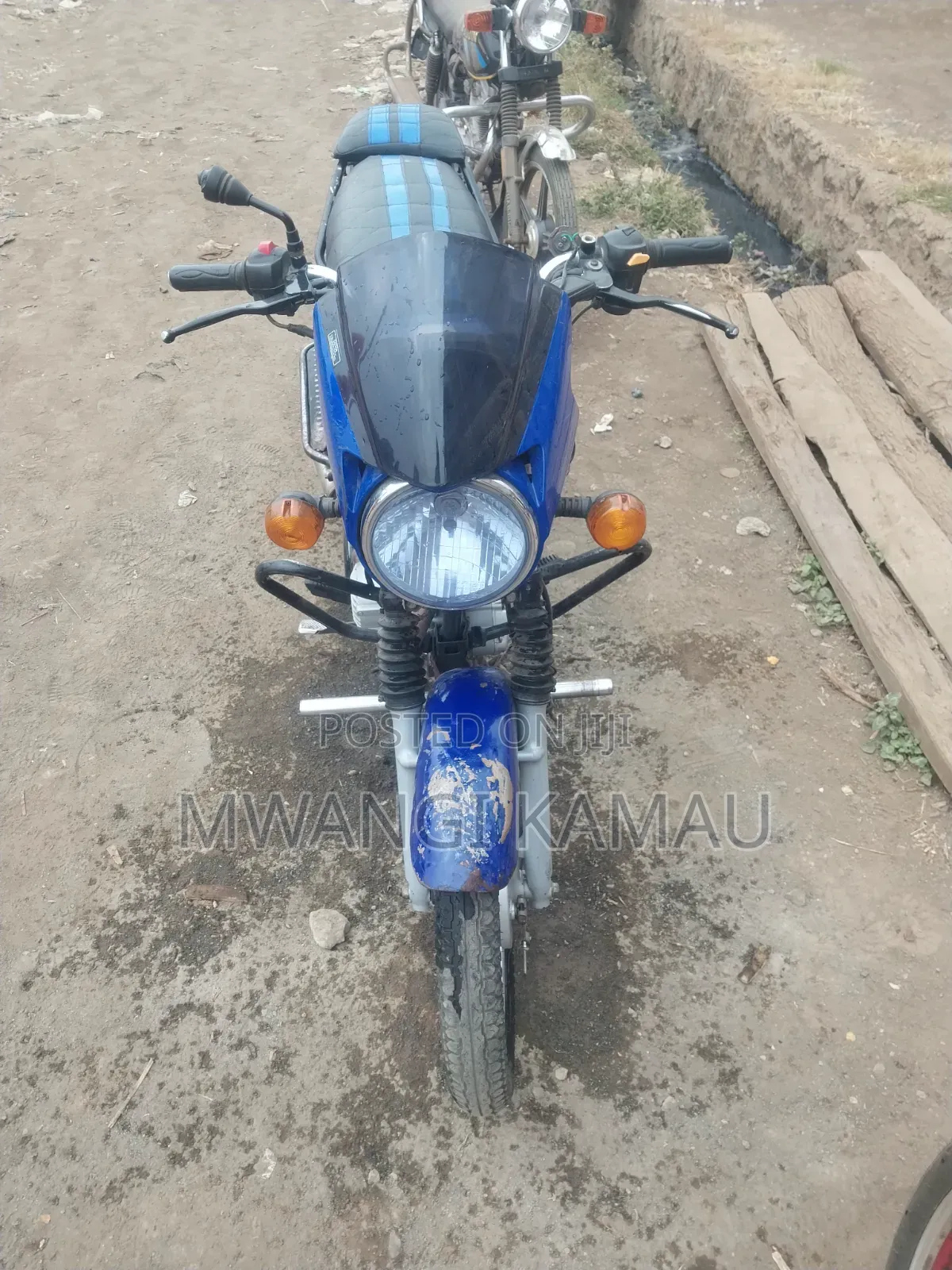 TVS HLX Plus ES 2025 Blue