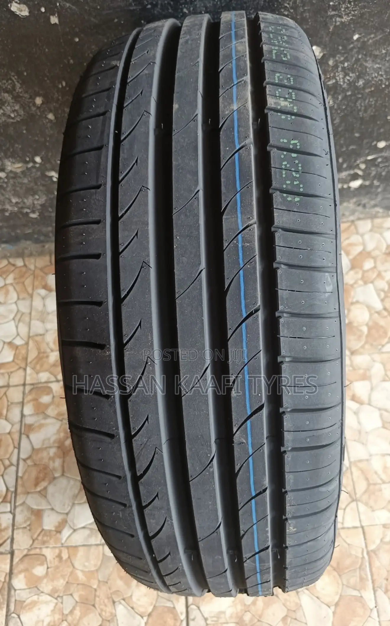 215/45r18 Roadking Tyre