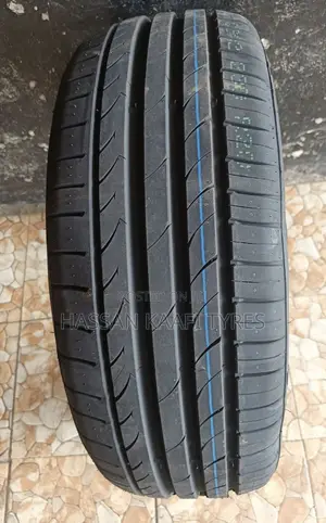 215/45r18 Roadking Tyre