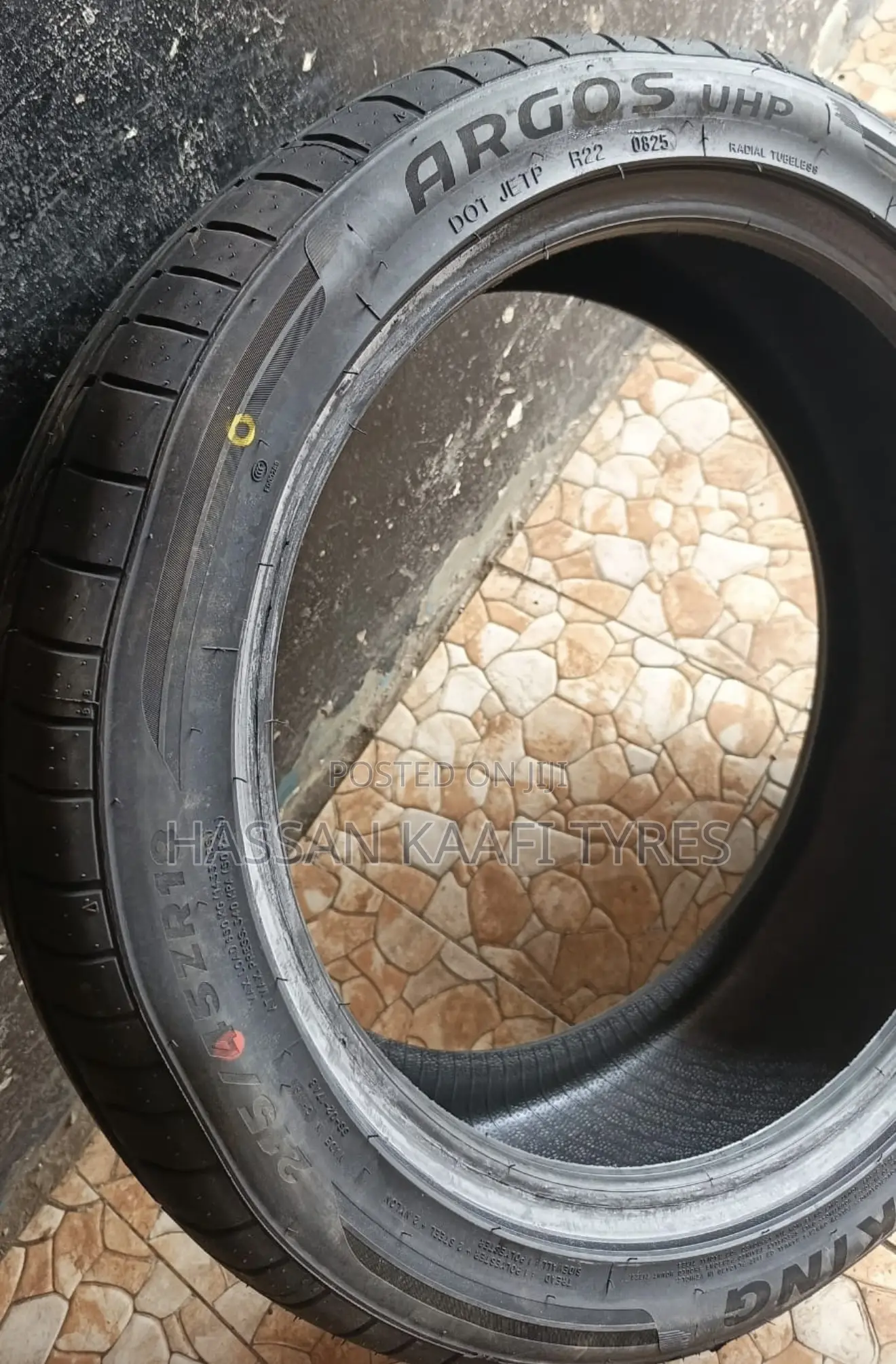 215/45r18 Roadking Tyre