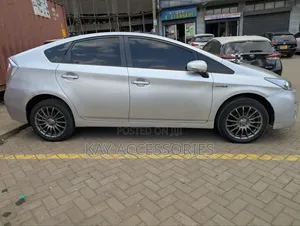Toyota Prius V 2010 Silver