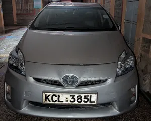Toyota Prius V 2010 Silver