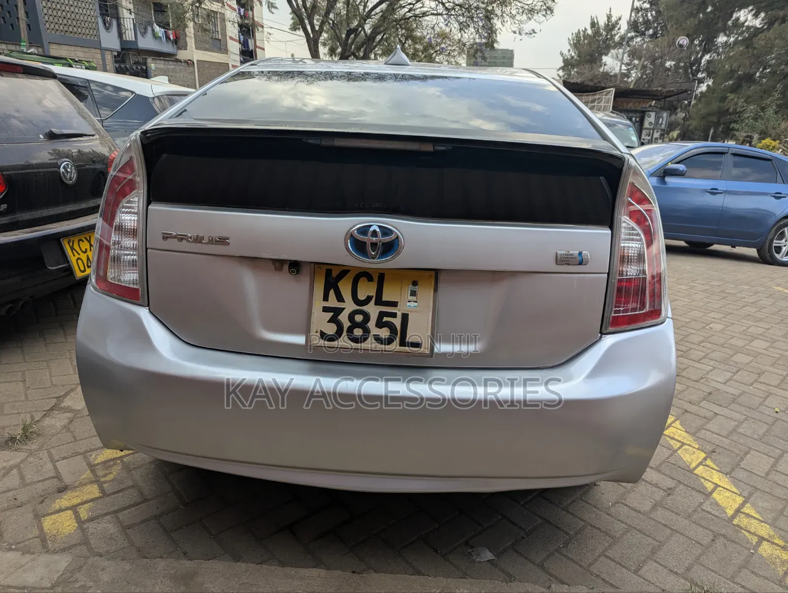 Toyota Prius V 2010 Silver