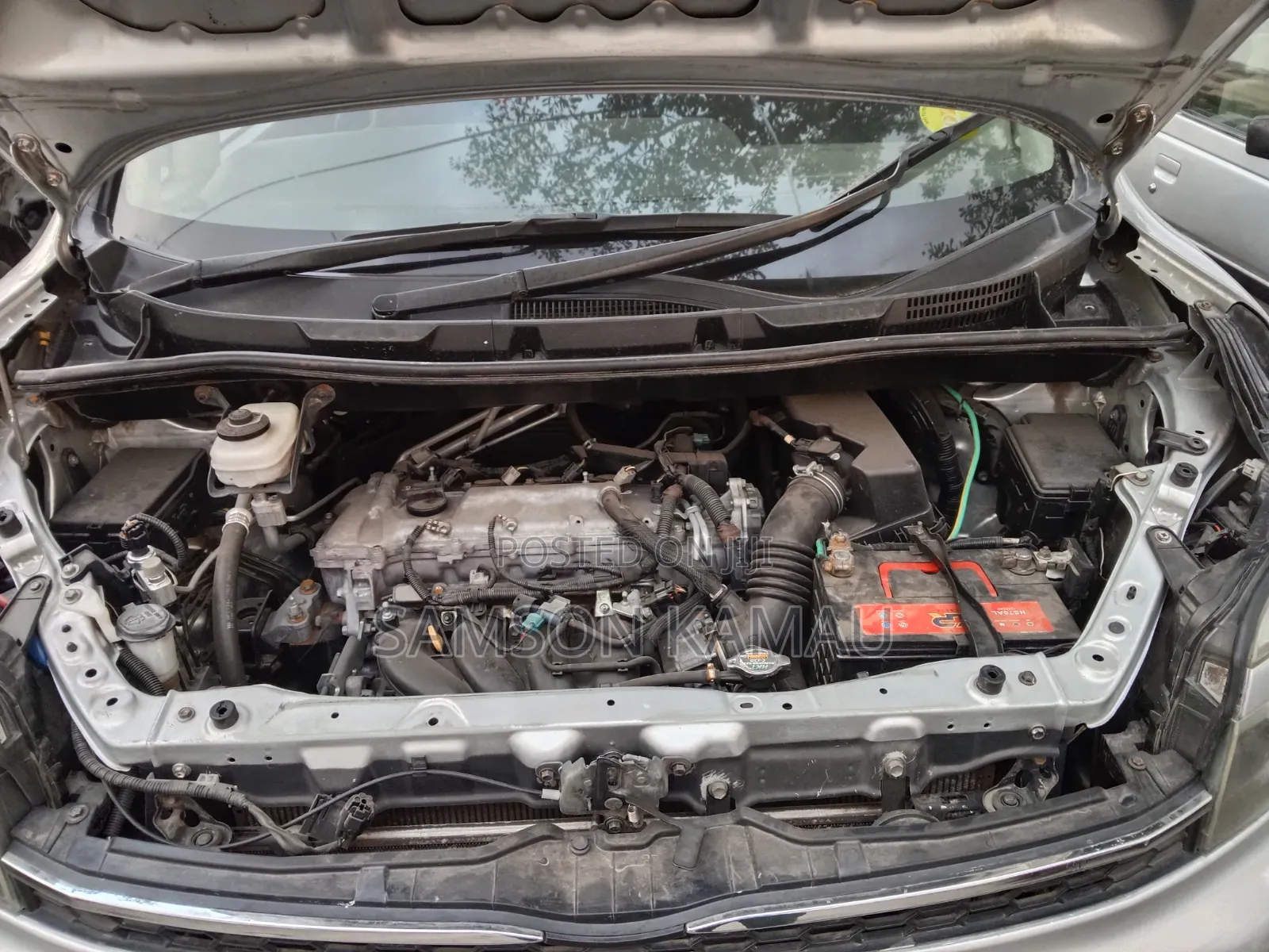 Toyota Voxy 2012 Silver