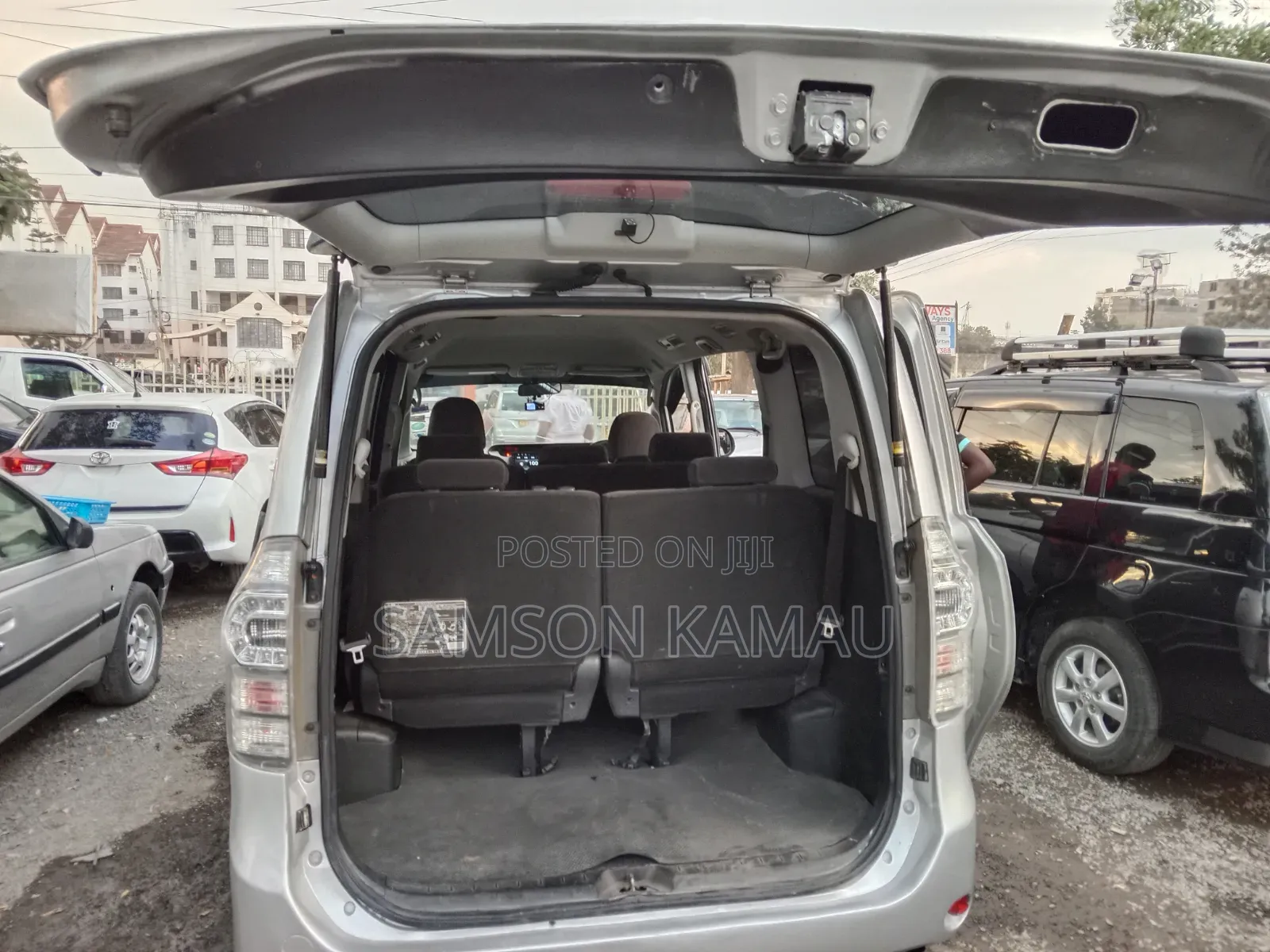 Toyota Voxy 2012 Silver