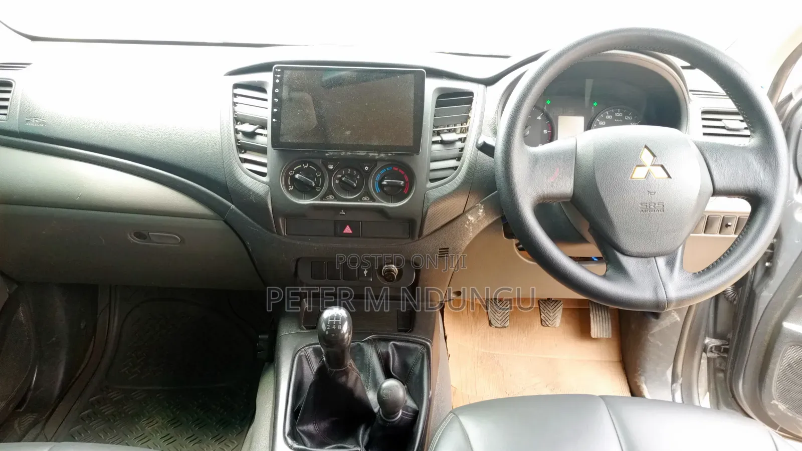 Mitsubishi L200 2015 Gray