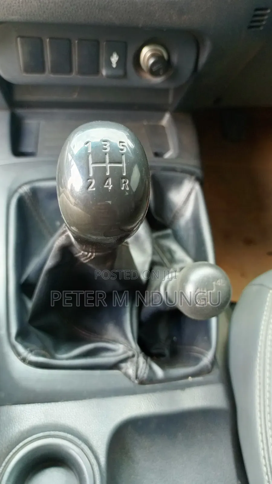 Mitsubishi L200 2015 Gray