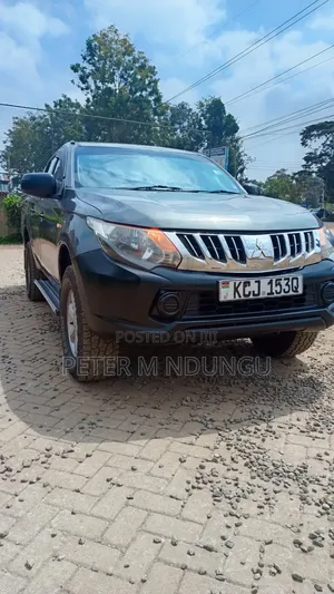 Mitsubishi L200 2015 Gray