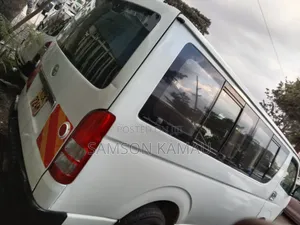 Toyota HiAce 2009 White