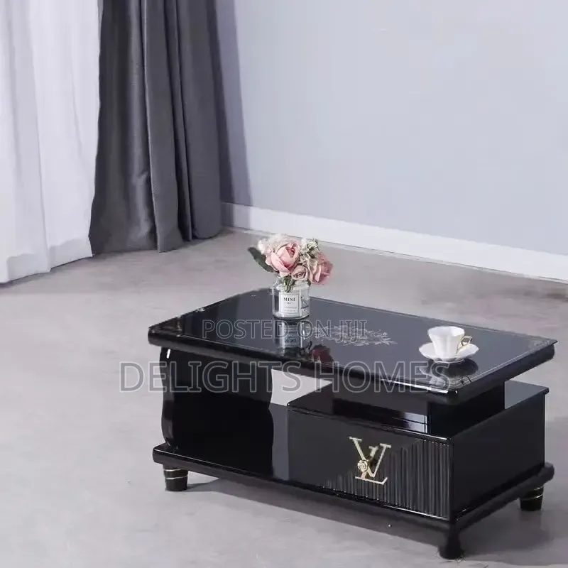 Stylish and Luxurious Living Room Coffee Table