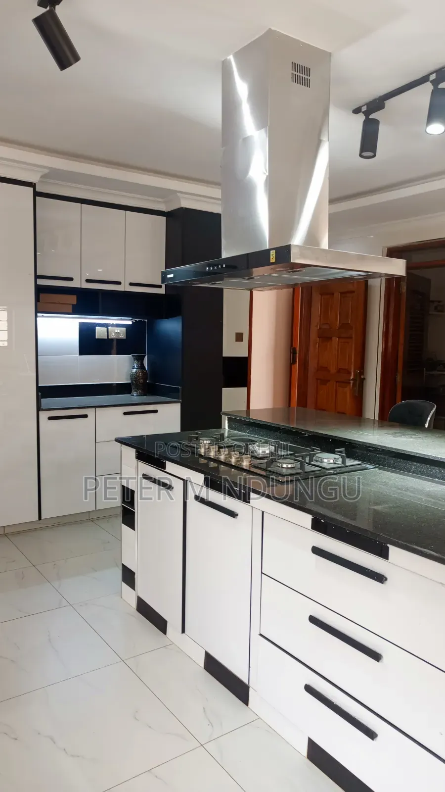 5bdrm Maisonette in Runda, Kiambu / Kiambu  for sale