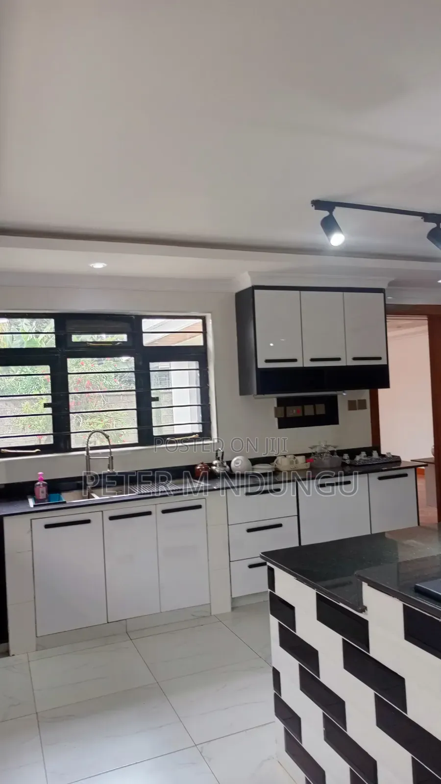 5bdrm Maisonette in Runda, Kiambu / Kiambu  for sale