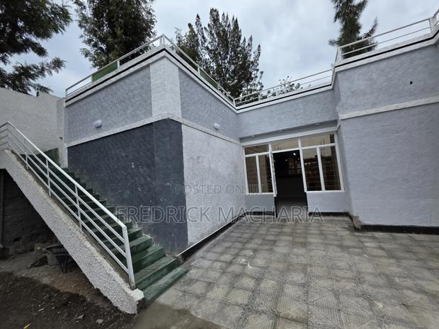 3bdrm Bungalow in Mugutha, Murera for sale