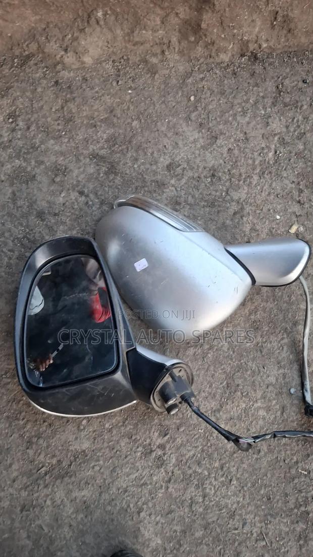Ractis 2010-2015 Side Mirrors - thumbnail 2