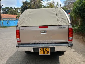 Toyota Hilux 2.5 Cab 2005 Gold