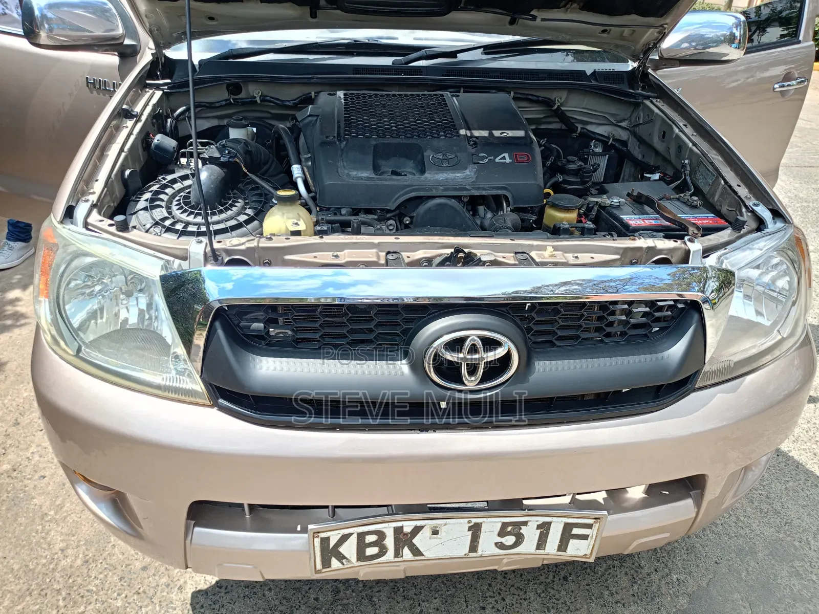 Toyota Hilux 2.5 Cab 2005 Gold