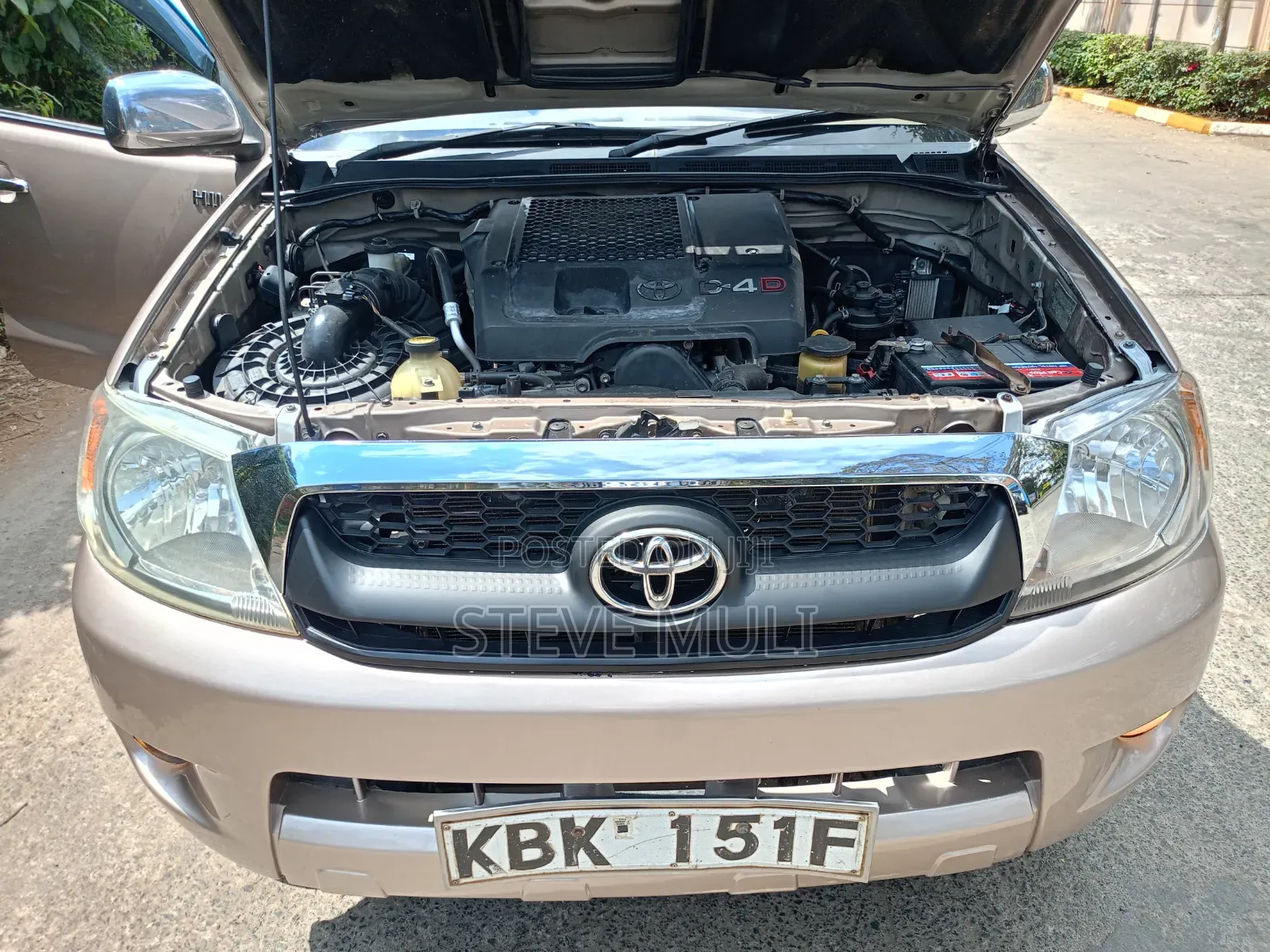 Toyota Hilux 2.5 Cab 2005 Gold