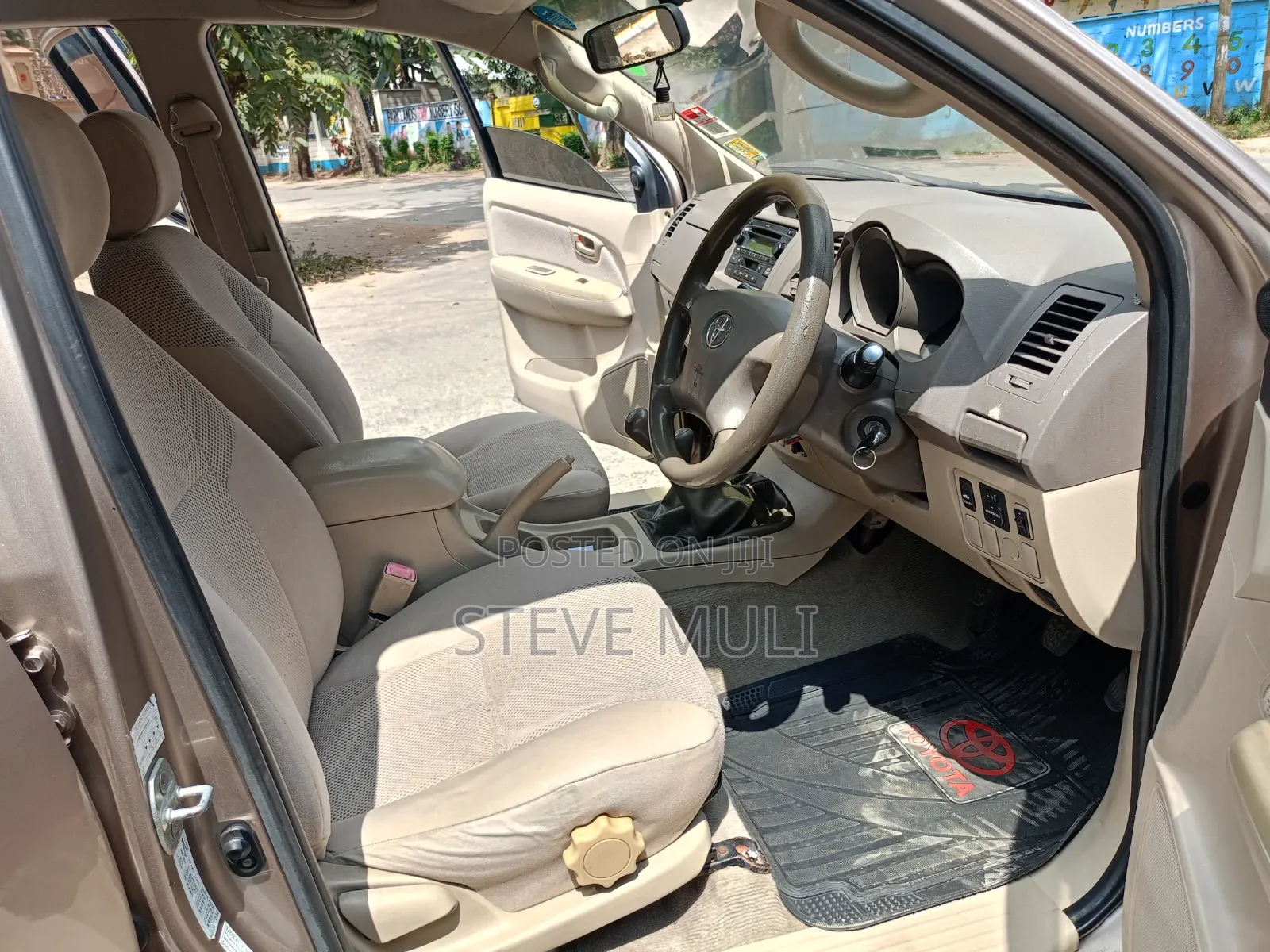 Toyota Hilux 2.5 Cab 2005 Gold