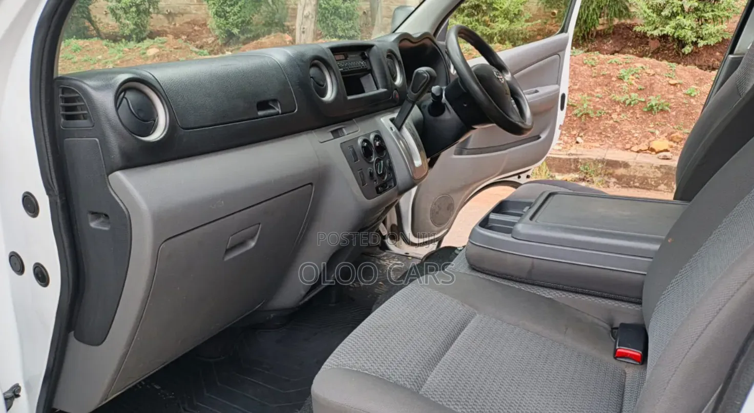 Nissan Caravan 2015 White