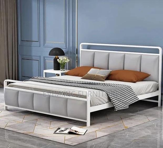 Aesthetic Faux Leather Turfted Upholstered Headboard Queen Size