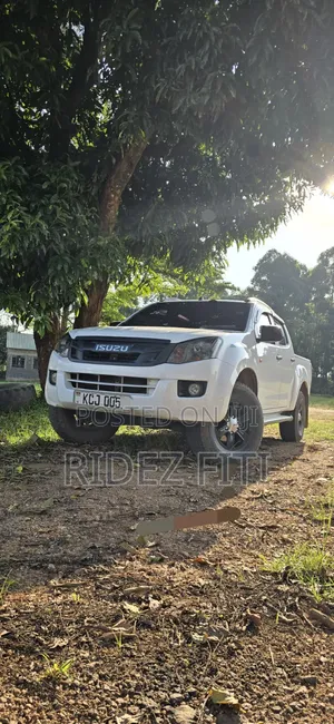 Isuzu D-MAX 2015 White