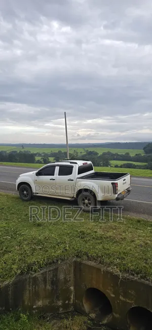 Isuzu D-MAX 2015 White