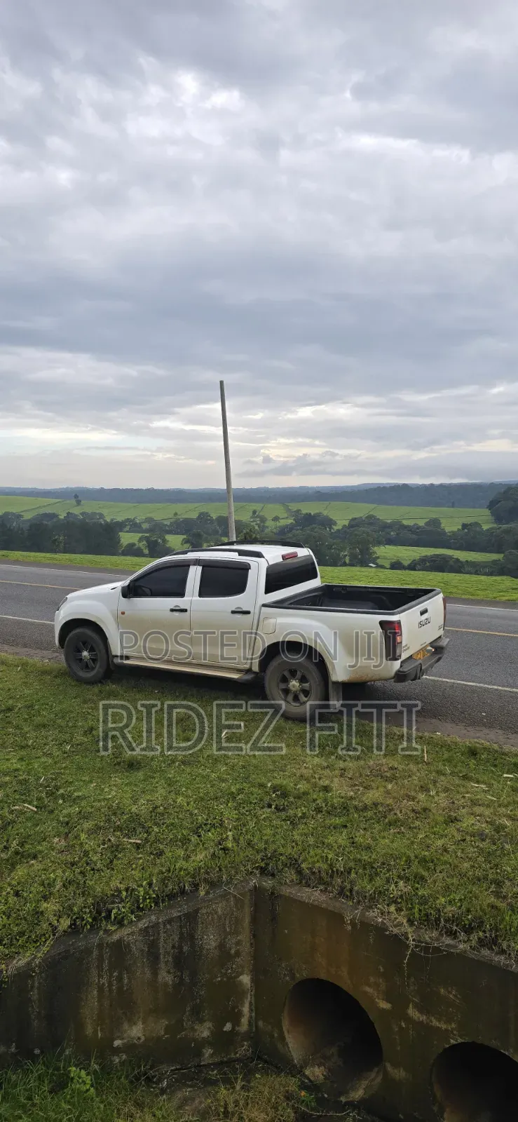 Isuzu D-MAX 2015 White