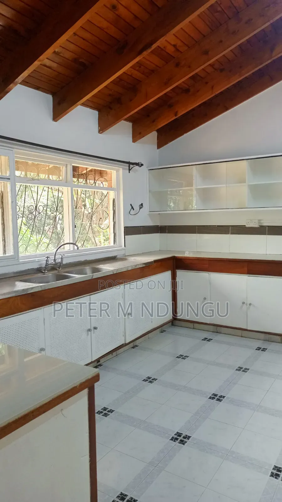 4bdrm House in Runda, Kiambu / Kiambu  for rent