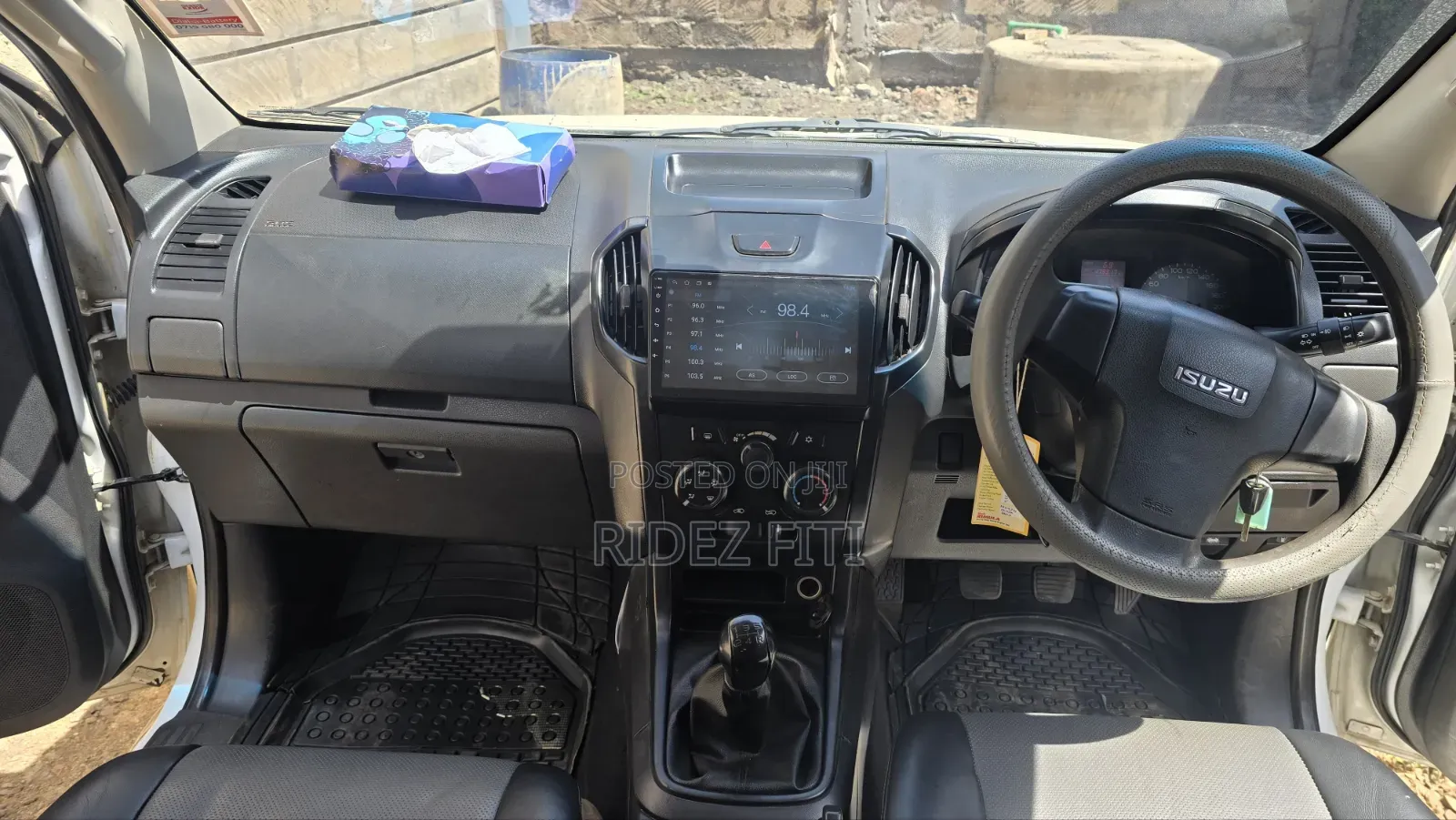 Isuzu D-MAX 2015 White