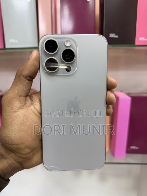 Apple iPhone 15 Pro Max 256 GB Silver - thumbnail 3
